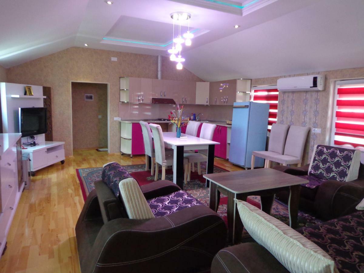 Bed and Breakfast Tubram S Ailəvi Qonaq Evi Şǝki Exterior foto