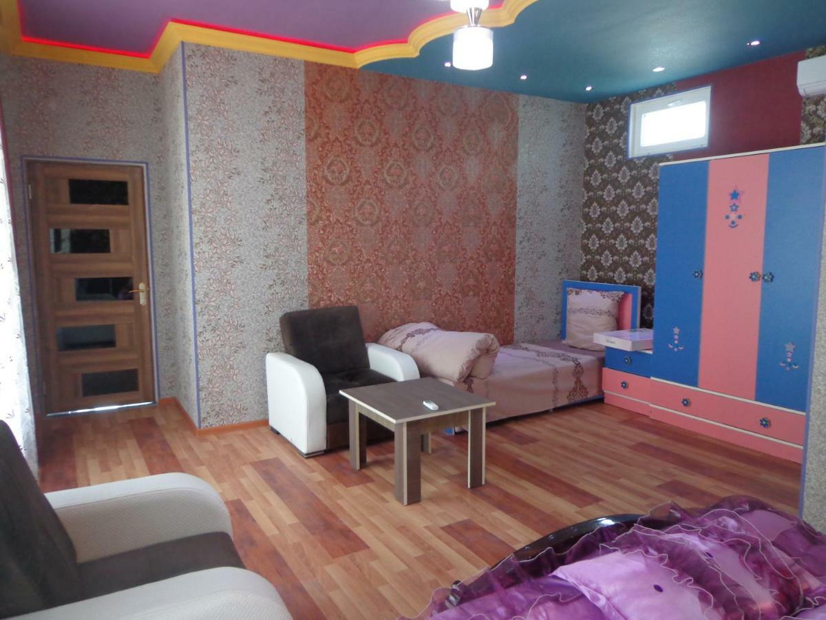 Bed and Breakfast Tubram S Ailəvi Qonaq Evi Şǝki Exterior foto
